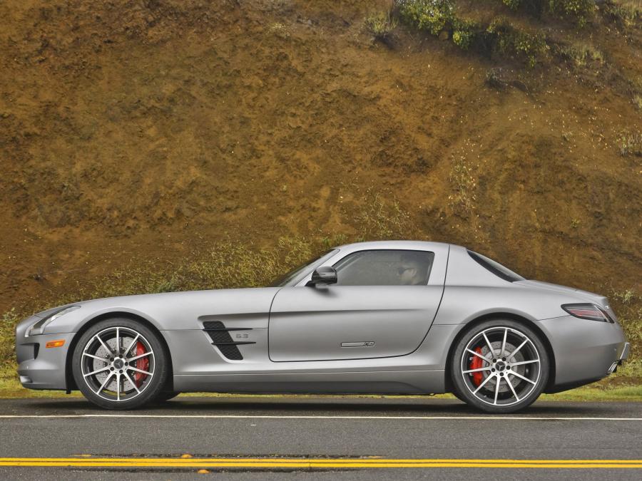  Mercedes-Benz SLS AMG GT 2012 года  (US) (фото 9 из 27)